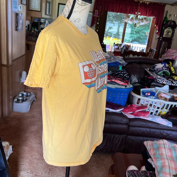 Women’s yellow Walt Disney World short sleeve tee shirt. - Picture 6 of 16